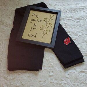 ZOOZATZ Collegiate Embroidered WISCONSIN Badgers Red "W" Black Sz. L‎ Leggings